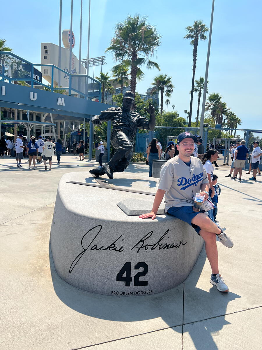 Jackie Robinson Statue To Be Built At Dodger Stadium